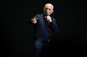 Gad Elmaleh Performance - Paris