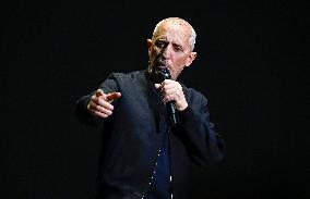 Gad Elmaleh Performance - Paris