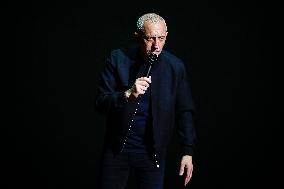 Gad Elmaleh Performance - Paris