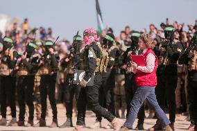 Hamas Transfers Israeli Hostages - Gaza