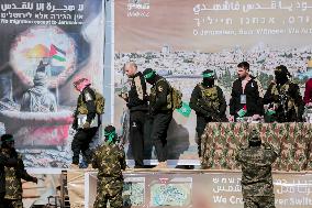 Hamas Transfers Israeli Hostages - Gaza