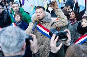 Kurdish People Demonstrate To Protest Over Far-Right Attack - Paris