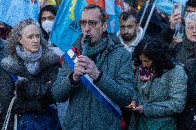 Kurdish People Demonstrate To Protest Over Far-Right Attack - Paris