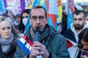 Kurdish People Demonstrate To Protest Over Far-Right Attack - Paris