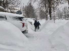 Toronto Digs Out After Being Buried Under Over 60cm Of Snow
