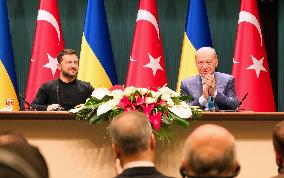 Zelenskyy, Erdogan hold talks in Ankara