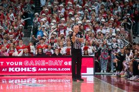 Wisconsin Badgers Vs. Illinois Fighting Illini