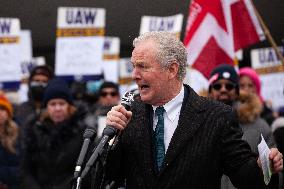 Protest against funding freeze at the Department of Health and Human Services