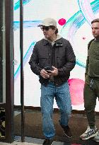 Mark Wahlberg Shopping - Paris