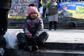 Performance in support of Kremlin prisoners in Kyiv