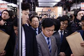 Lee Jae-myung Visits Korean Confederation Of Trade Unions: "Clear Stance On Reducing Working Hours And Four-Day Workweek"