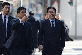 Lee Jae-myung Visits Korean Confederation Of Trade Unions: "Clear Stance On Reducing Working Hours And Four-Day Workweek"