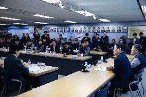 Lee Jae-myung Visits Korean Confederation Of Trade Unions: "Clear Stance On Reducing Working Hours And Four-Day Workweek"