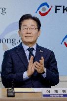 Lee Jae-myung Visits Korean Confederation Of Trade Unions: "Clear Stance On Reducing Working Hours And Four-Day Workweek"