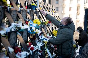 Kyiv pays tribute to Heavenly Hundred Heroes