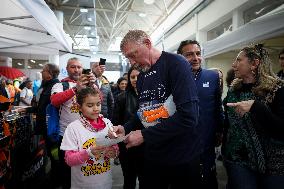 Boris Becker And Wife At Half Marathon - Naples