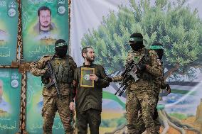 Hamas Hands Over Israeli Hostages To Red Cross - Gaza