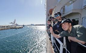Icebreaker Shirase arrives in Australian port city
