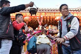 Taiwanese Artists Perform to Welcome The New Year at the Tianhou Palace in Quanzhou