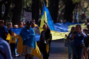 Ukrainian Community In Mexico Marches 3 Years After Russian Attacks In Ukraine