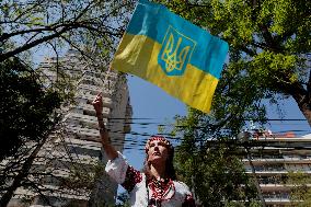 Ukrainian Community In Mexico Marches 3 Years After Russian Attacks In Ukraine