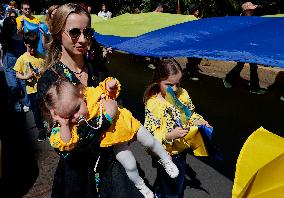 Ukrainian Community In Mexico Marches 3 Years After Russian Attacks In Ukraine