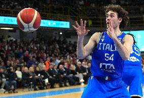 Italy v Hungary - Eurobasket Qualifiers