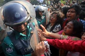 Police Obstruction Of Anti-rape March
