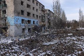 Russian Guided Aircraft Bomb Hit an Apartment Building - Donetsk