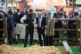 Politicians at Agriculturel Fair - Paris