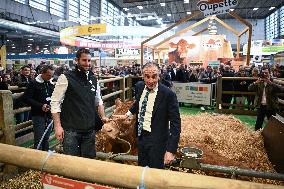 Politicians at Agriculturel Fair - Paris