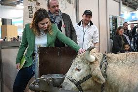 Politicians at Agriculturel Fair - Paris