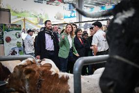 Politicians at Agriculturel Fair - Paris