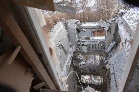 Russian Guided Aircraft Bomb Hit An Apartment Building In Kostiantynivka, Donetsk Region.