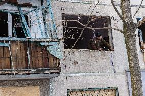 Russian Guided Aircraft Bomb Hit An Apartment Building In Kostiantynivka, Donetsk Region.