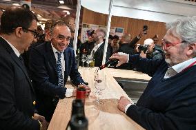 French politicians at the Agricultural Fair in Paris - FA