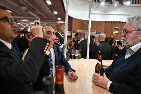 French politicians at the Agricultural Fair in Paris - FA