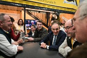 French politicians at the Agricultural Fair in Paris - FA