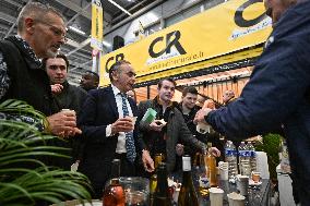 French politicians at the Agricultural Fair in Paris - FA