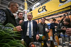 French politicians at the Agricultural Fair in Paris - FA
