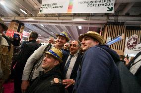 French politicians at the Agricultural Fair in Paris - FA