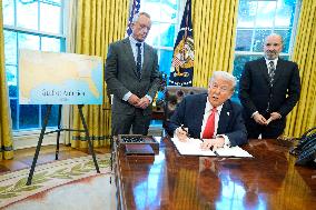 Donald Trump signs an executive order - Washington