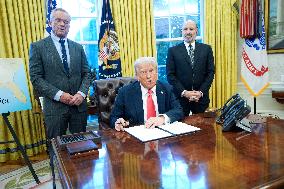 Donald Trump signs an executive order - Washington