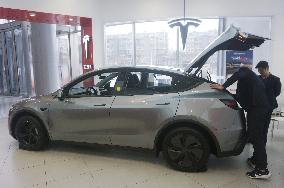 Tesla Model Y Delivery in Hangzhou