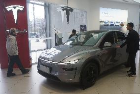 Tesla Model Y Delivery in Hangzhou