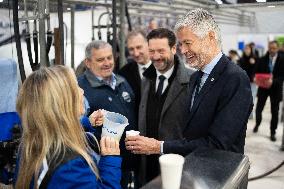 Laurent Wauquiez visits the Agricultural Show - Paris AJ