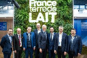 Laurent Wauquiez visits the Agricultural Show - Paris AJ