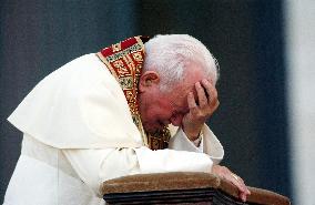 File - Pope Jean Paul II