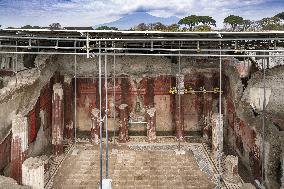 Spectacular Frescoed Villa Uncovered in Pompeii - Italy