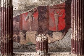 Spectacular Frescoed Villa Uncovered in Pompeii - Italy